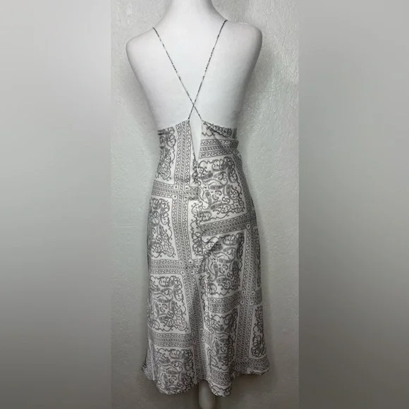 Paisley Bandana Print Strappy Back Slip Midi Sundress
Coastal Summer Resort Lg - Picture 10 of 12